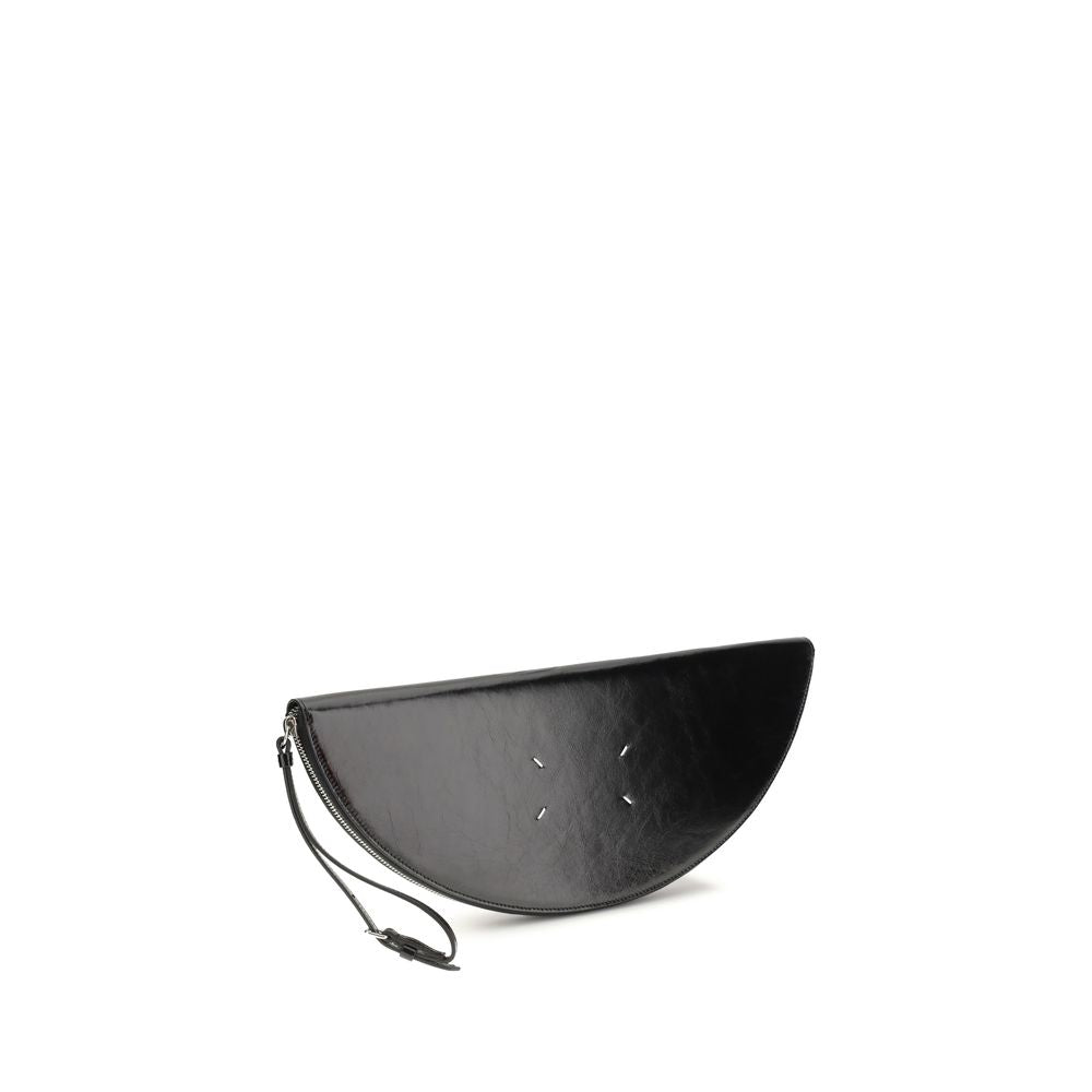 HALFMOON CLUTCH BAG IN BLACK CRINKLED LEATHER