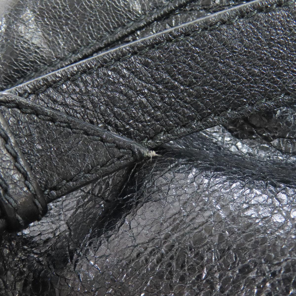 Balenciaga Vintage Black Leather Bag with Intricate Stitching for Timeless Style