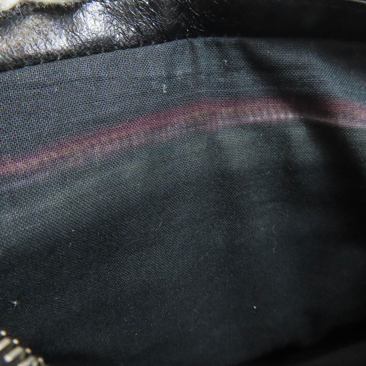 BALENCIAGA Vintage Bag Interior with Soft Lining and Zipper Closure