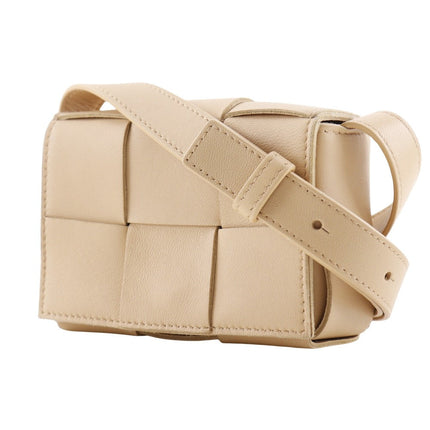 Bottega Veneta Pre-Owned beige leather bag with woven design and adjustable strap