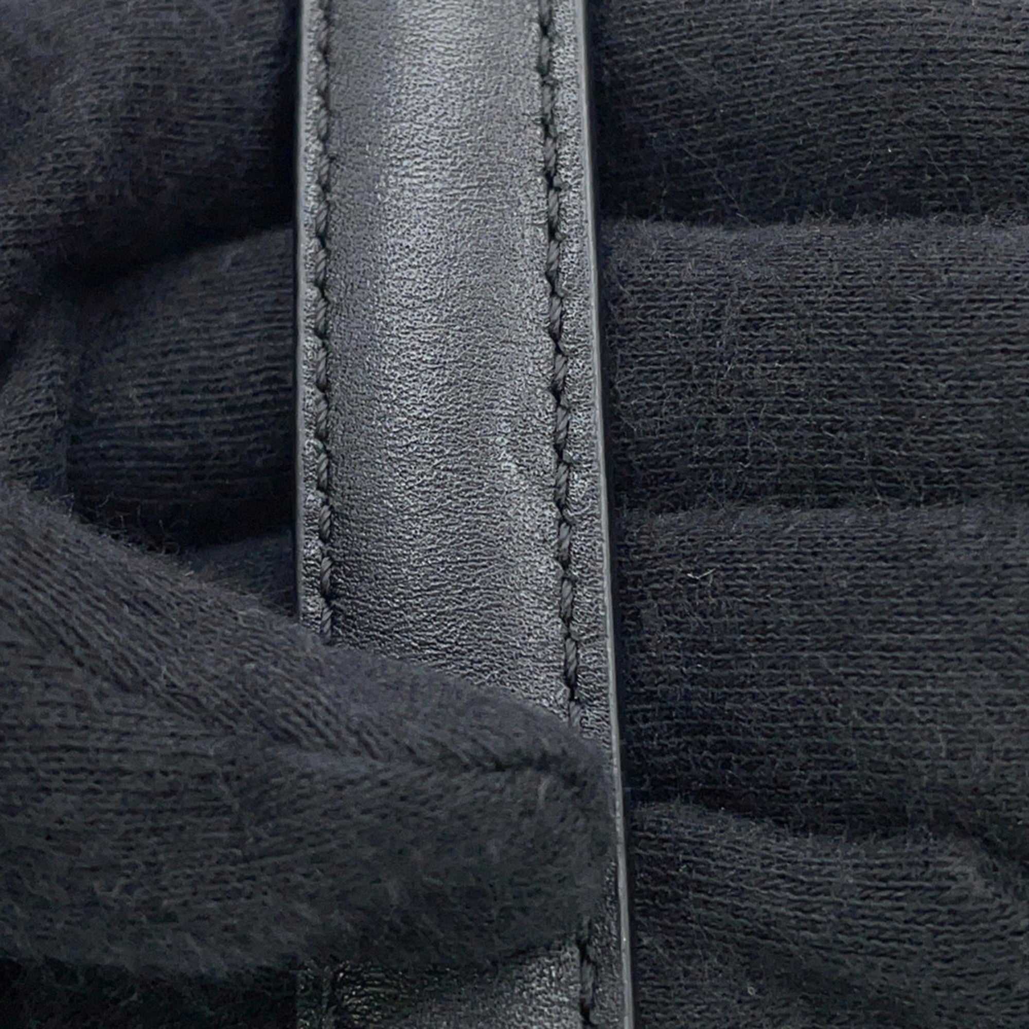 Close-up of MANSII CÉLINE Pre owned 16 Seize leather detailing showcasing quality stitching and texture