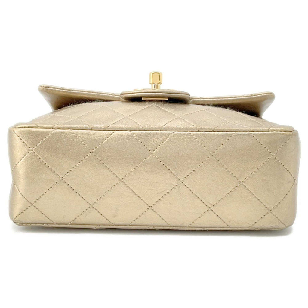 Authentic Chanel Matelasse 18 for sale in luxurious gold leather with quilted design