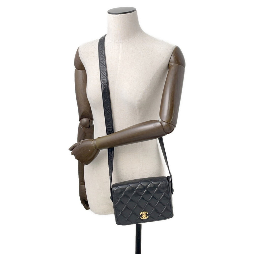 MANSII CHANEL Pre-Loved Matelasse Full Flap Bag on a mannequin showcasing its stylish design and quilted texture