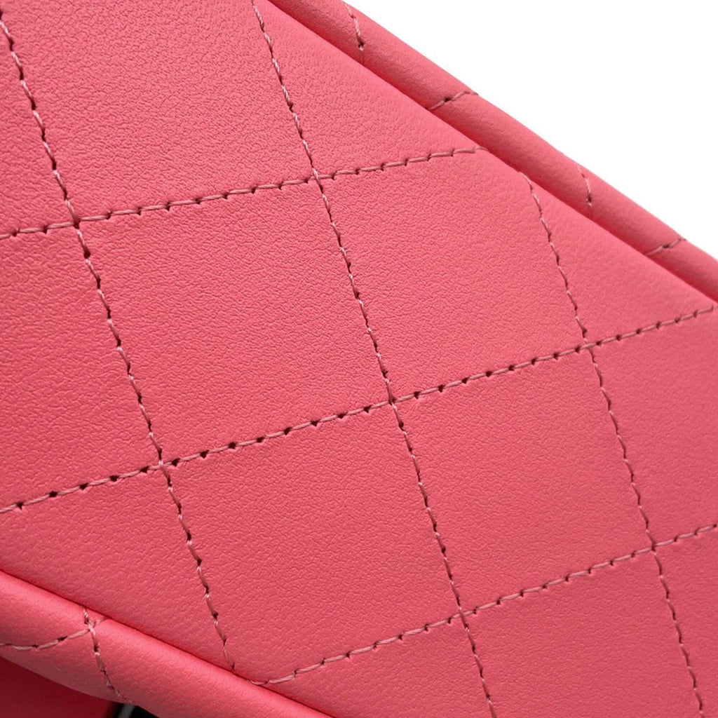 Close-up of MANSII CHANEL Pre-Loved Mini Matelasse 20 pink quilted design showcasing premium craftsmanship