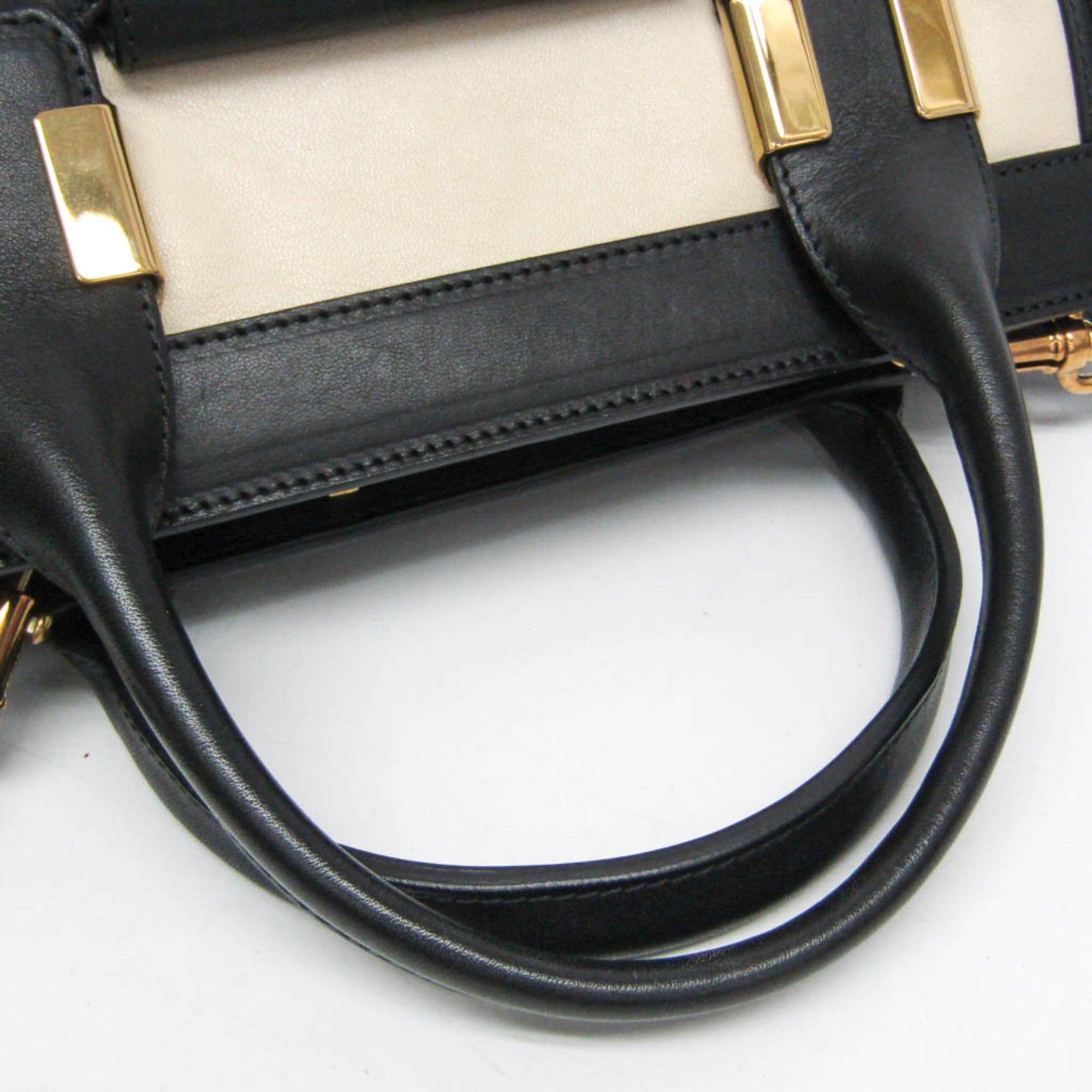 CHLOÉ Pre-Loved Little Alice handbag with black leather and gold hardware details