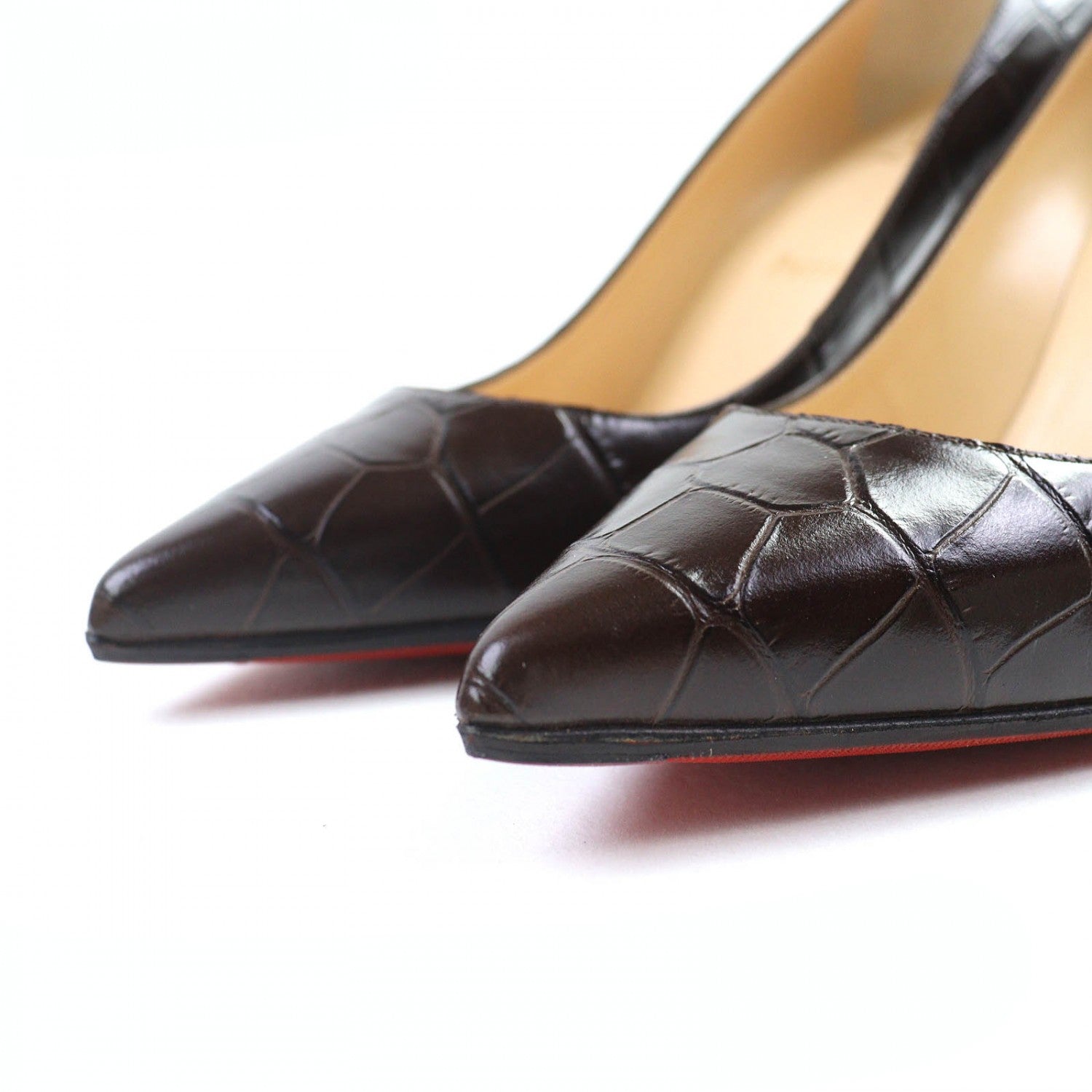 Pre-owned Christian Louboutin pumps in black leather with pointed toe and elegant design