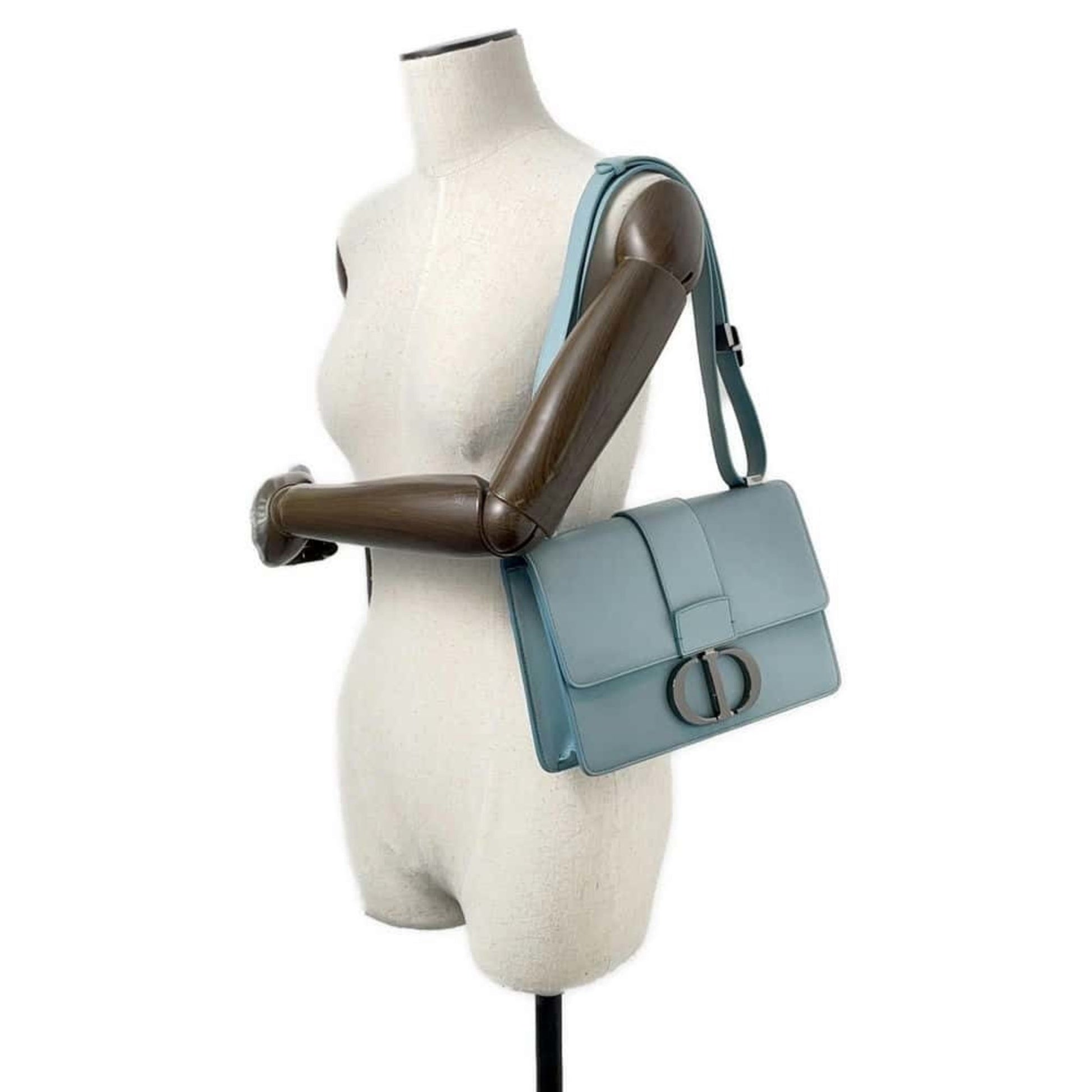 Pre-owned Christian Dior Bag in Light Blue with Stylish Design and Adjustable Shoulder Strap