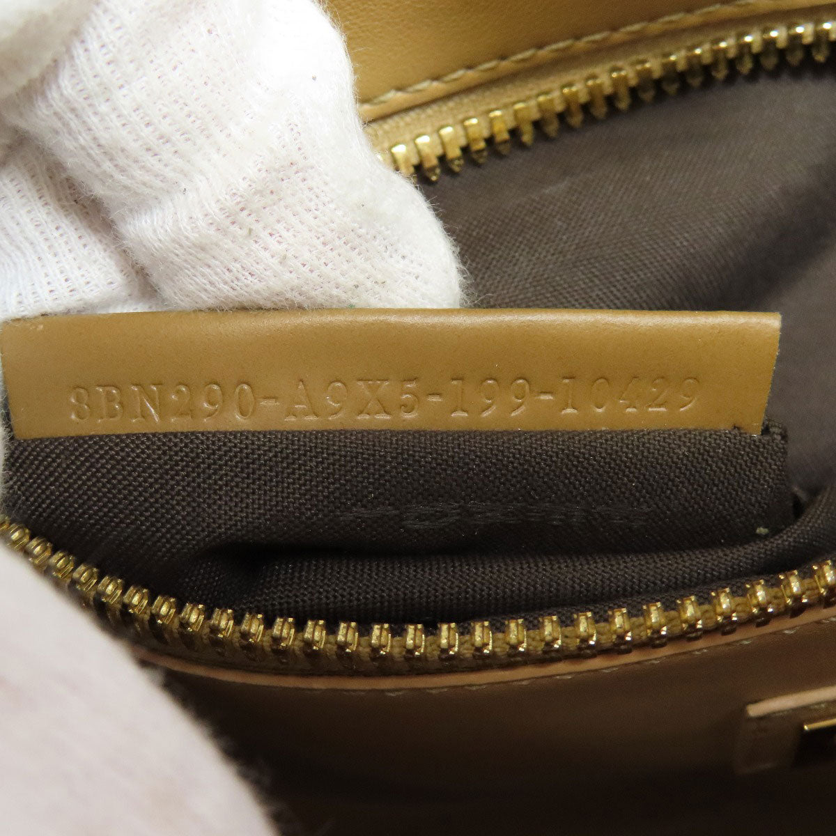 Fendi second hand bag interior with zipper and fabric lining for stylish storage