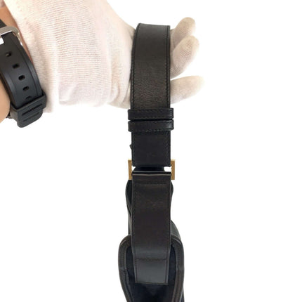 GUCCI Pre-Owned bag strap showcasing premium leather craftsmanship and adjustable design