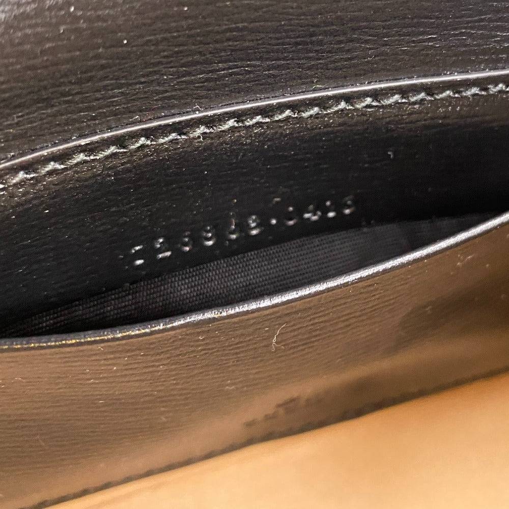 GUCCI pre-owned leather bag featuring a sleek design and quality craftsmanship