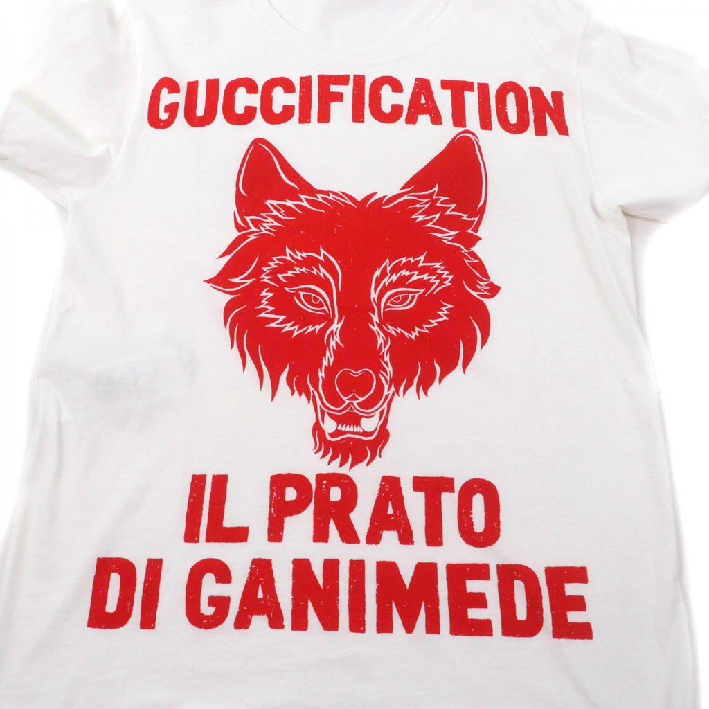 Pre-owned Gucci t-shirt featuring a bold wolf graphic and red text design for a trendy look