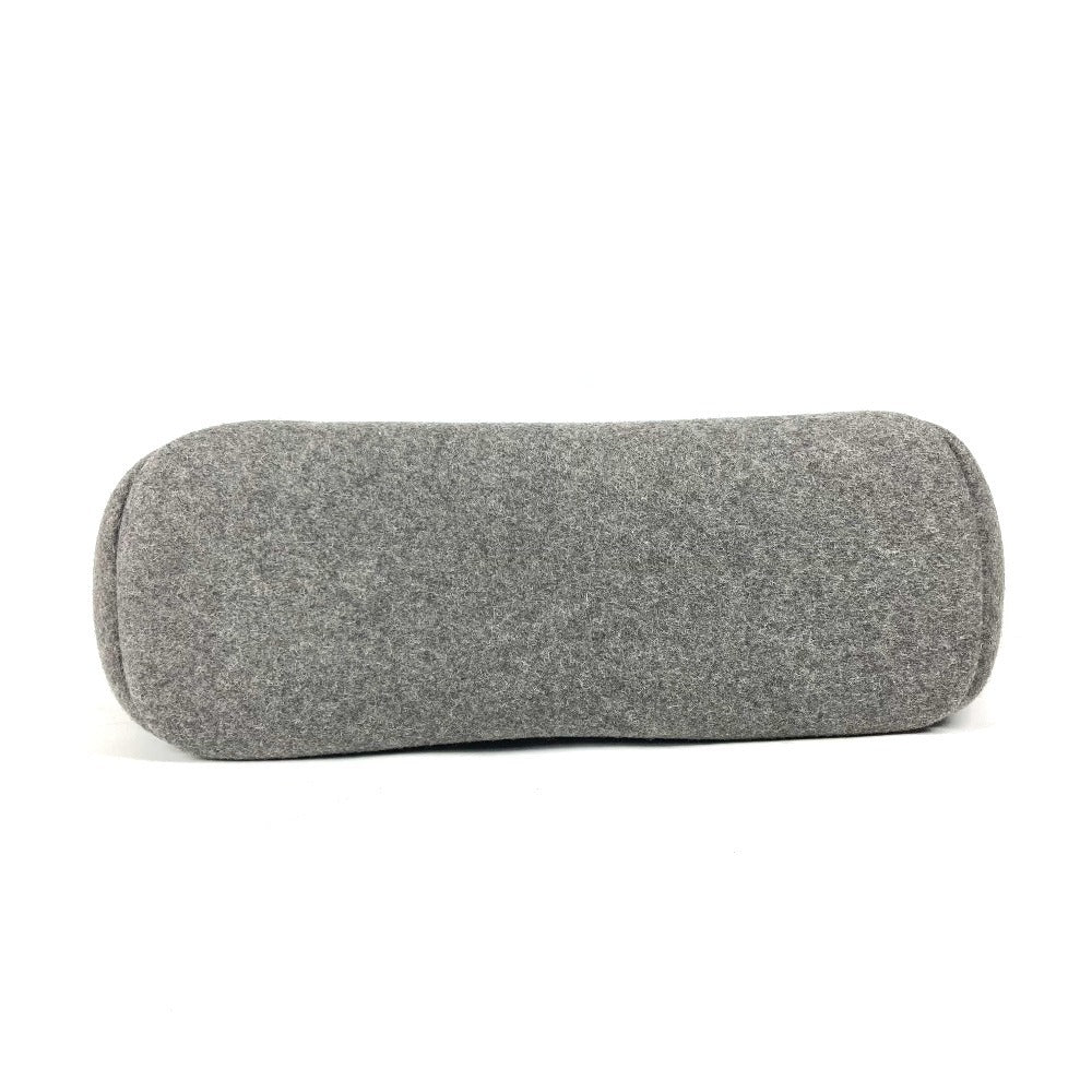 HERMES pre-owned gray wool bag with a cylindrical shape and soft texture