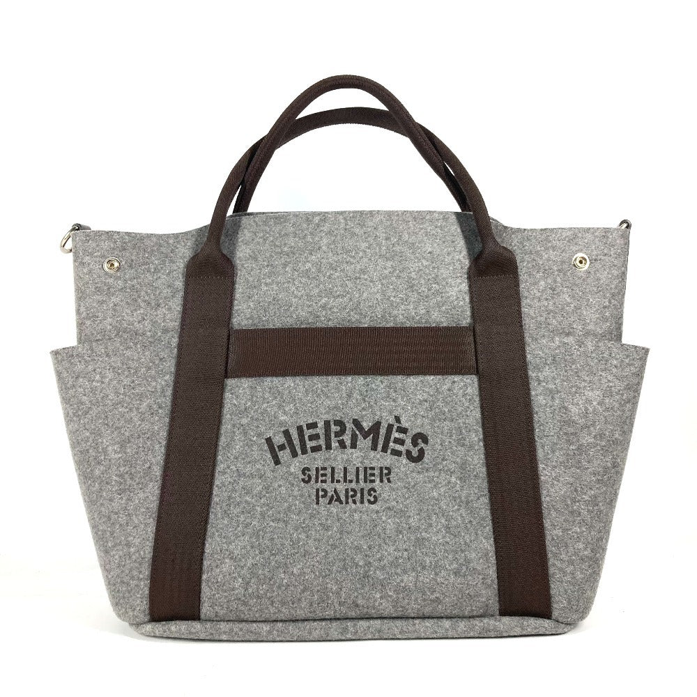HERMES pre-owned wool felt tote bag with iconic branding and dual handles for daily use