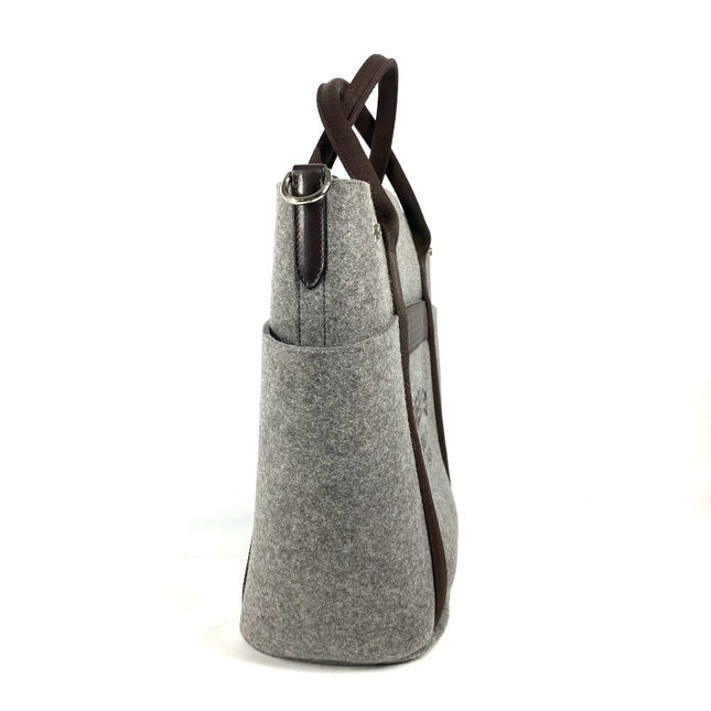 HERMES Gray Pre-Owned Bag with Leather Accents and Side Pockets for Everyday Use
