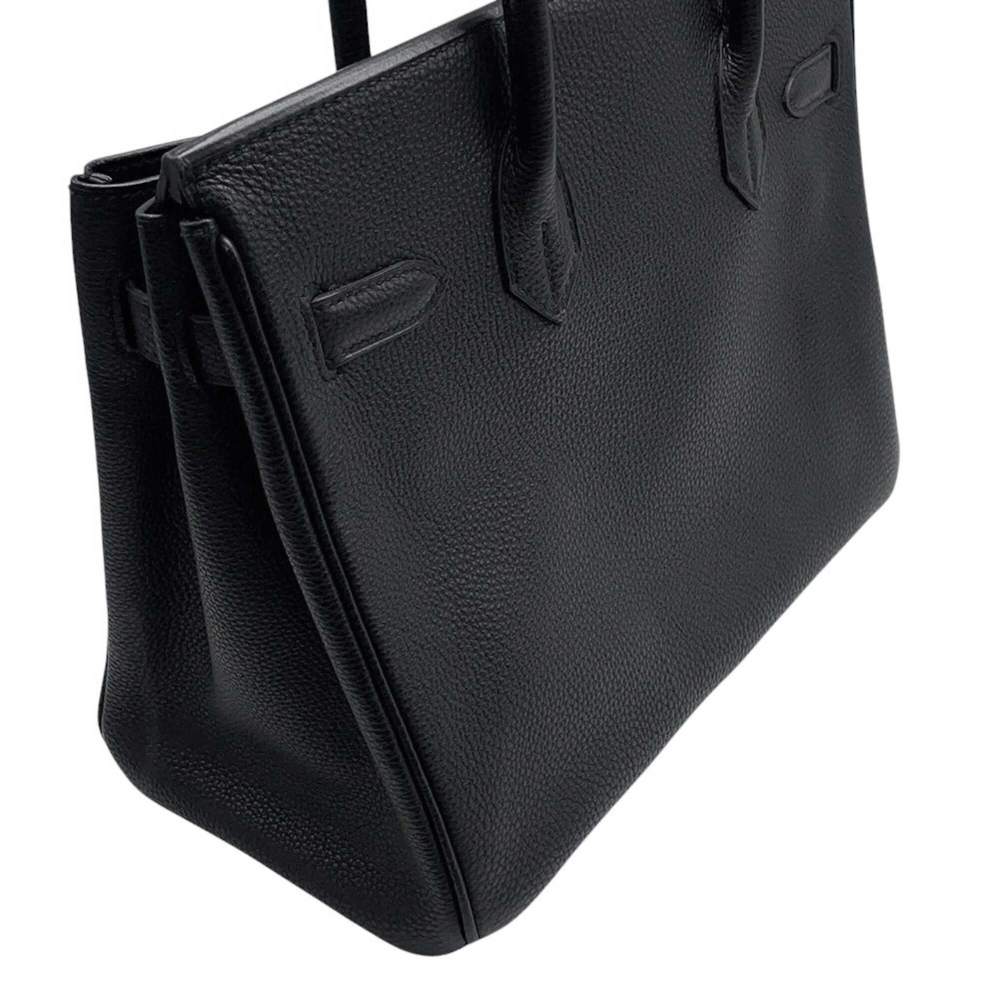 Pre-owned Hermès Birkin 30 in black leather, featuring elegant design and spacious interior