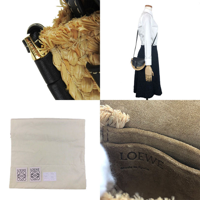LOEWE pre-owned bag featuring a stylish straw exterior and leather accents for a chic look