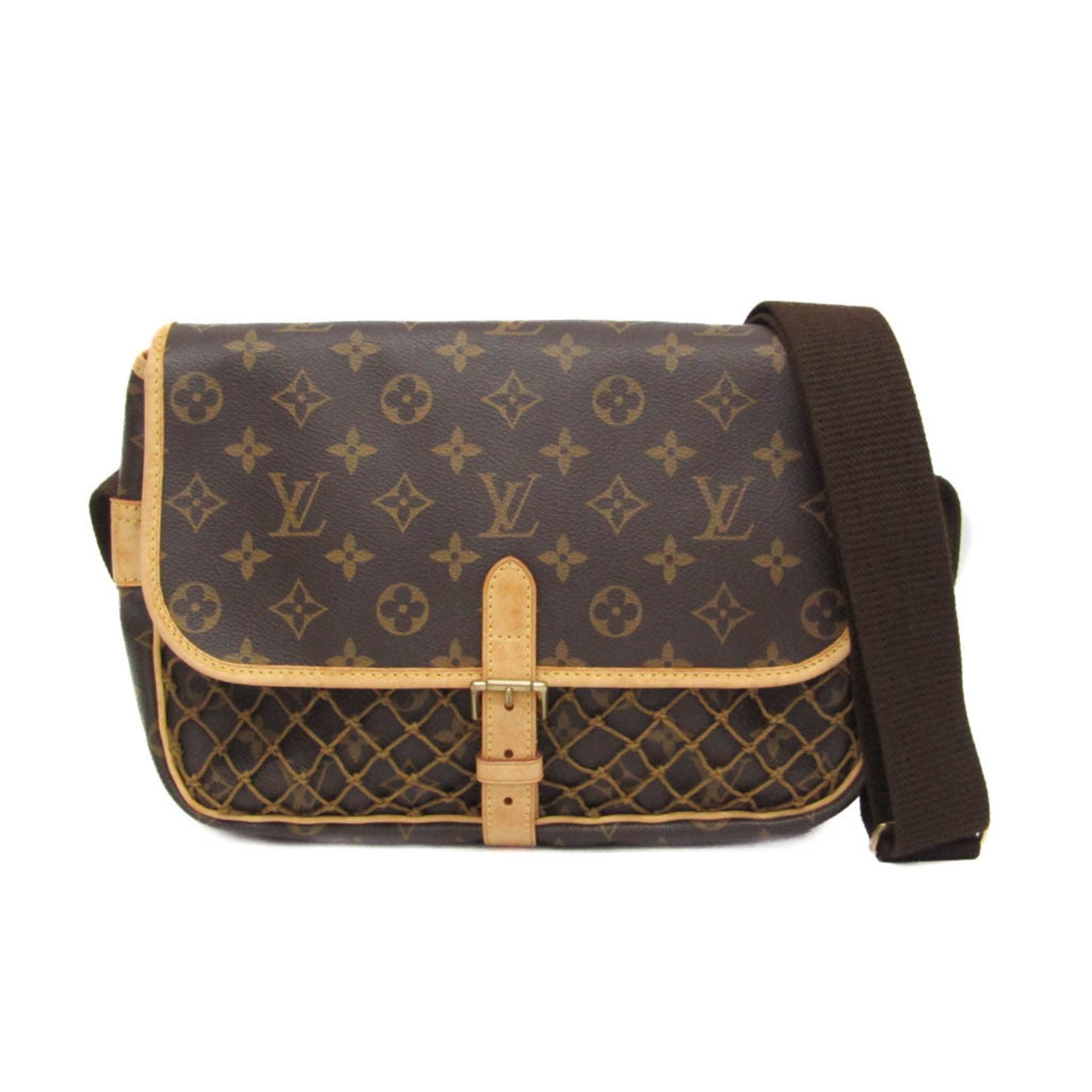 LOUIS VUITTON pre-loved Congo PM bag in brown monogram canvas with adjustable shoulder strap