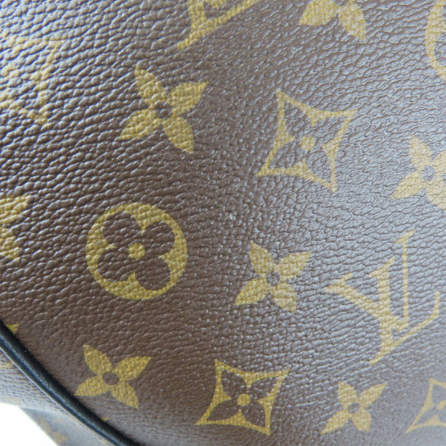 Pre-Owned Louis Vuitton Signature Monogram Canvas Bag with Classic Design and Durable Material