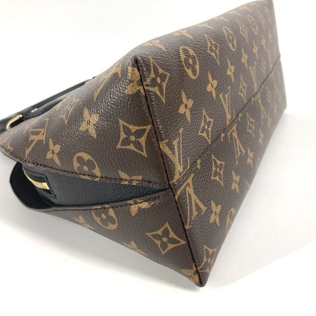 Louis Vuitton Pre-Owned shoulder bag featuring iconic monogram pattern and versatile design