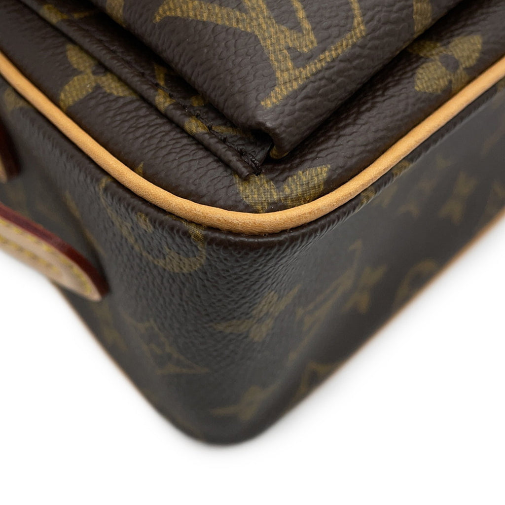 MANSII Louis Vuitton Monogram Bag used like new with detailed stitching and classic design