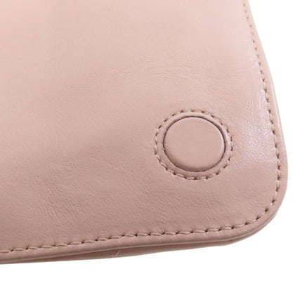 Pre-owned MIU MIU leather bag in soft pink with stitched detailing and logo emblem