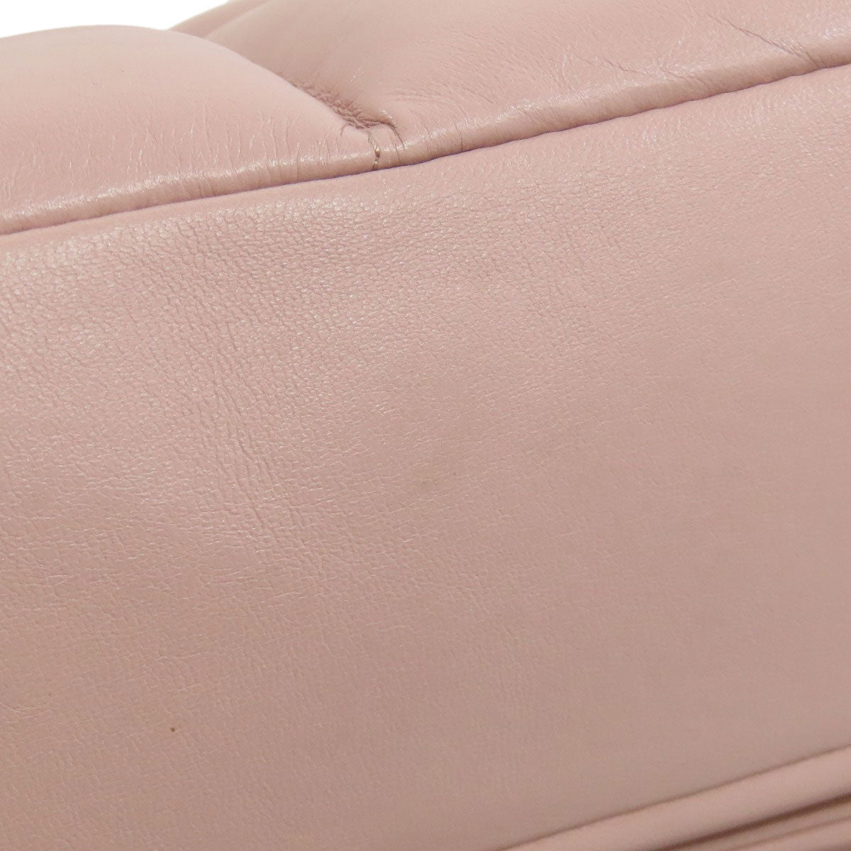 MIU MIU pre-owned leather bag with a quilted design in soft pink color