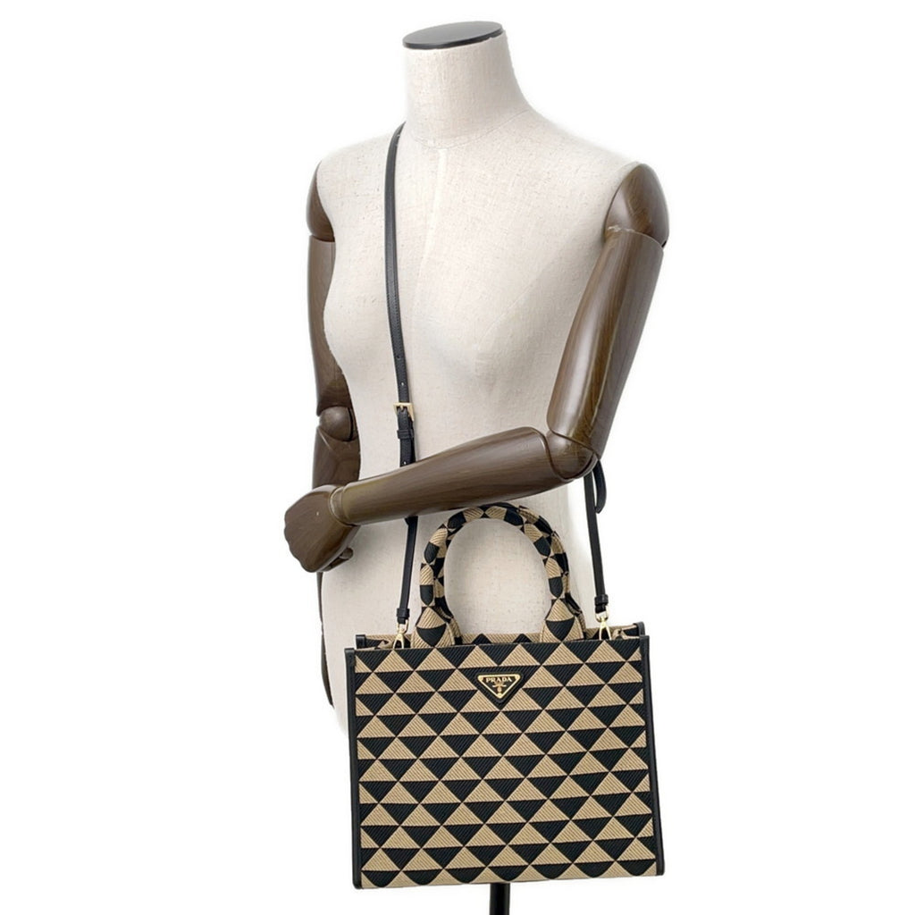 MANSII stylish handbag featuring a geometric pattern, perfect for a mob wife with a trendy look