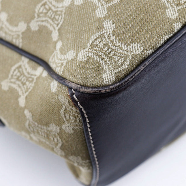 CELINE Pre-owned canvas bag with signature pattern and leather trim for stylish everyday use