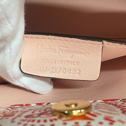 Salvatore Ferragamo pre-owned bag with embossed logo and stylish design for elegant fashion lovers