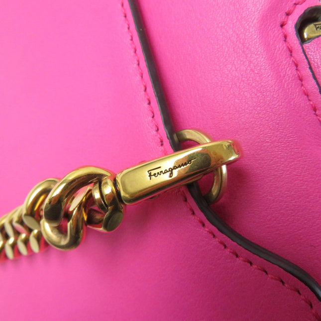 Salvatore Ferragamo pre-owned pink bag with distinctive gold chain detail