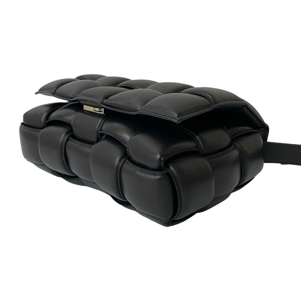 BOTTEGA VENETA second hand black padded leather bag with a stylish design