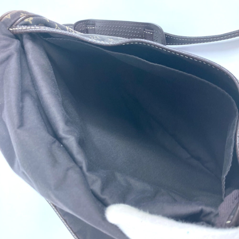 Interior view of a LOUIS VUITTON vintage bag showcasing its spacious design and fabric lining